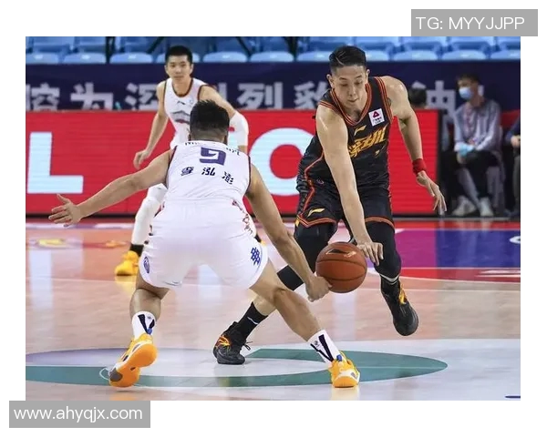 南京篮球队技术揭秘：从基础训练到战术运用的全面分析与探讨